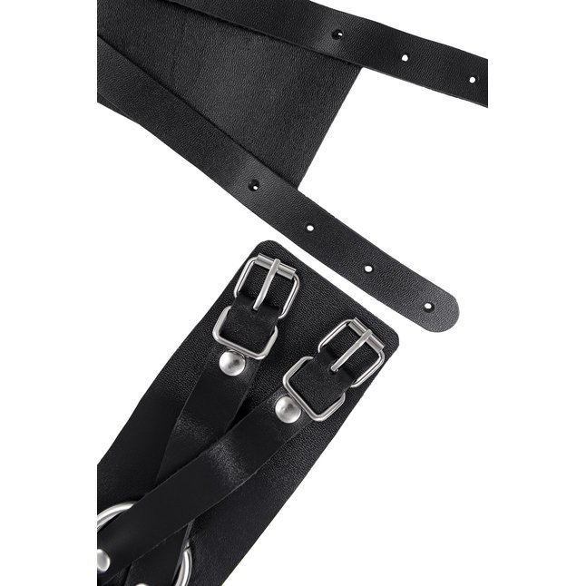 Черные кожаные оковы с двумя перекрёстными ремешками. Фотография 6.