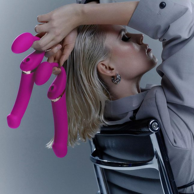 Ярко-розовый безремневой страпон Multi Orgasm Bendable Strap-On size XL с клиторальной стимуляцией. Фотография 5.