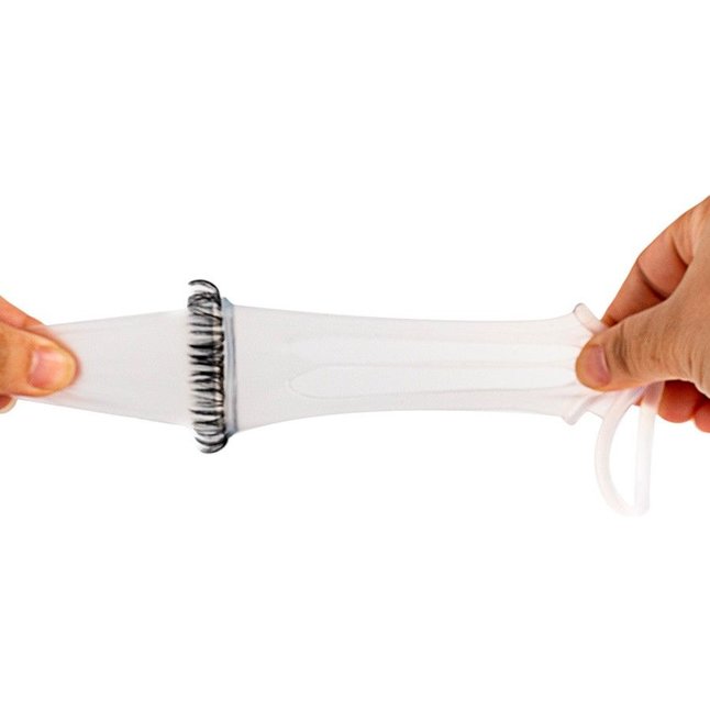 Закрытая насадка на пенис с подхватом мошонки и стимулирующими «ресничками». Фотография 6.