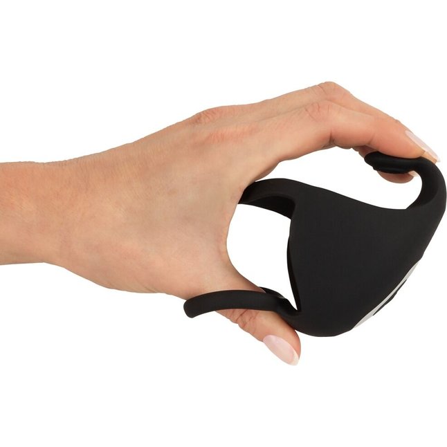 Черная вибронасадка для эрекции и стимуляции мошонки Cock ring with RC ball massager - Rebel. Фотография 7.