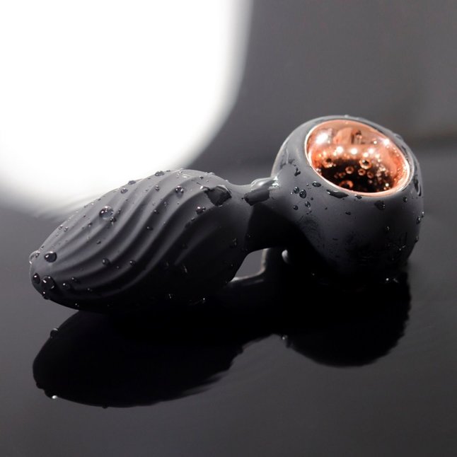 Черная анальная пробка с вибрацией, вращением и пультом ДУ. Фотография 4.