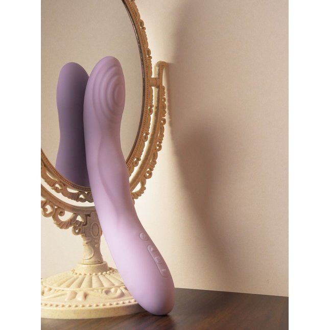 Сиреневый интерактивный вибромассажёр Selena с поступательными движениями и нагревом - 21 см. Фотография 10.