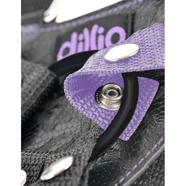 Фиолетовая страпон-система 7 Strap-On Suspender Harness Set с реалистичной насадкой - 19 см - Dillio. Фотография 4.