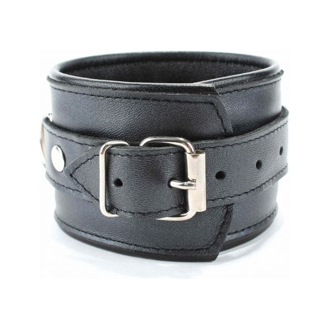 Черные кожаные наручники с металлическими клепками. Фотография 7.