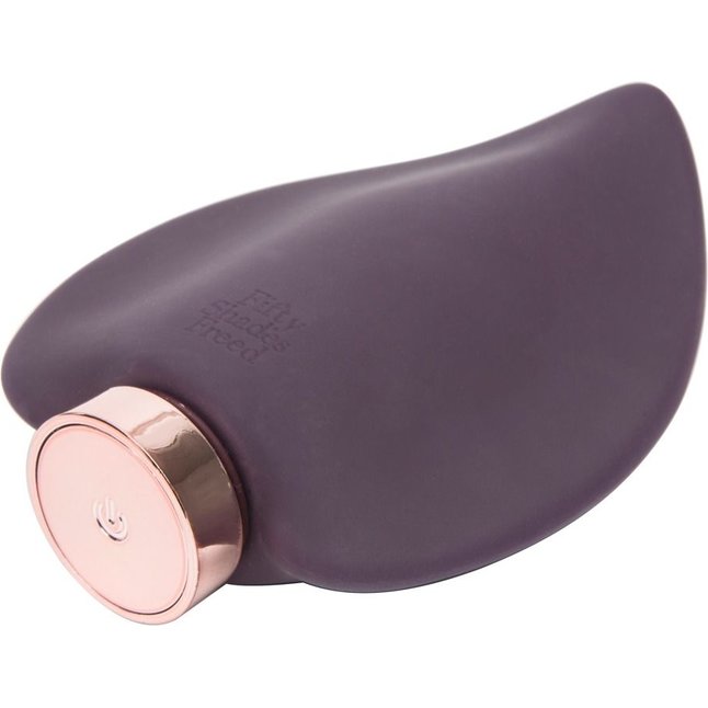 Фиолетовый клиторальный стимулятор Desire Blooms Rechargeable Clitoral Vibrator - Fifty Shades Freed. Фотография 3.