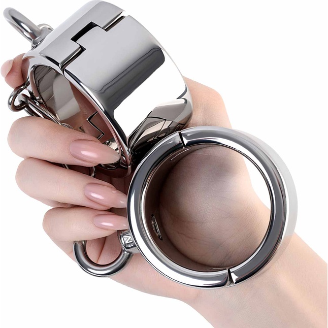 Серебристые широкие наручники Metal - Metal. Фотография 3.