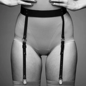  Черный пояс с пажами Bijoux Indiscrets Garter Belt 