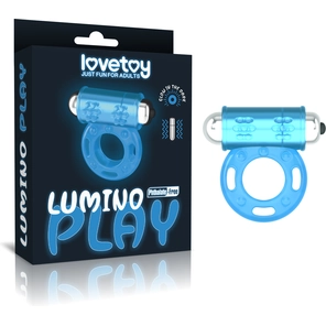  Голубое, светящееся в темноте эрекционное виброкольцо Lumino Play Vibrating Penis Ring 