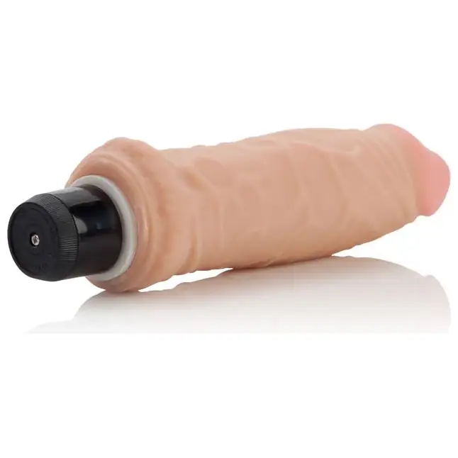 Водонепроницаемый вибромассажер Futurotic Veined Vibrating Dong 5.5 - 16 см. Фотография 6.