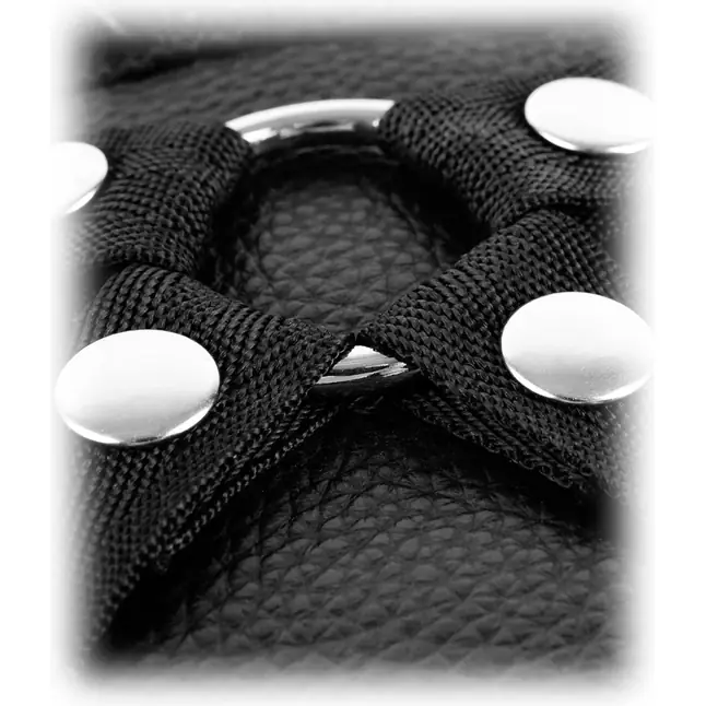 Женские трусики с рюшами для крепления страпона Leather Lovers Harness - Fetish Fantasy Harness Collection. Фотография 3.