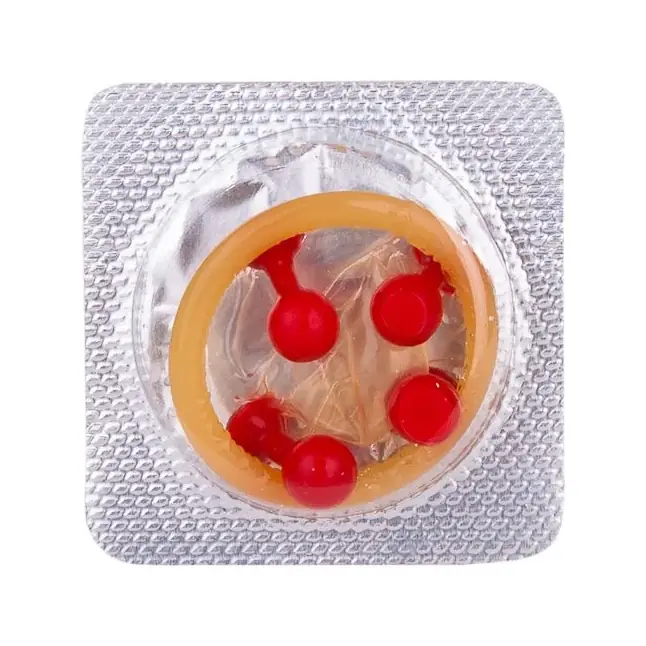 Стимулирующий презерватив-насадка Roll Ball Raspberry - Sitabella condoms. Фотография 4.