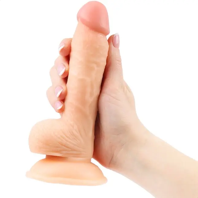 Реалистичный фаллоимитатор Erowoman телесного цвета - 18 см - EROWOMAN REALISTIC. Фотография 3.