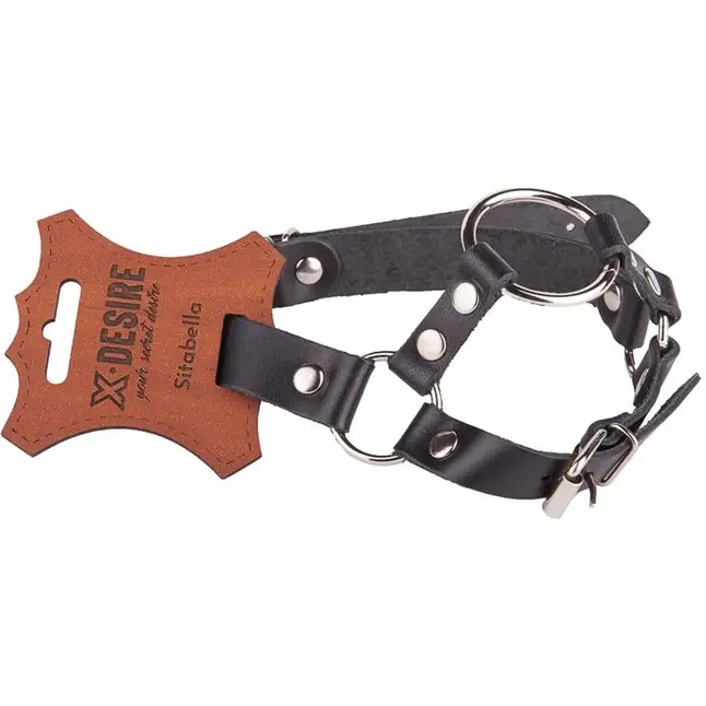 Кляп-кольцо на чёрных кожаных ремешках с застёжкой - BDSM accessories. Фотография 6.