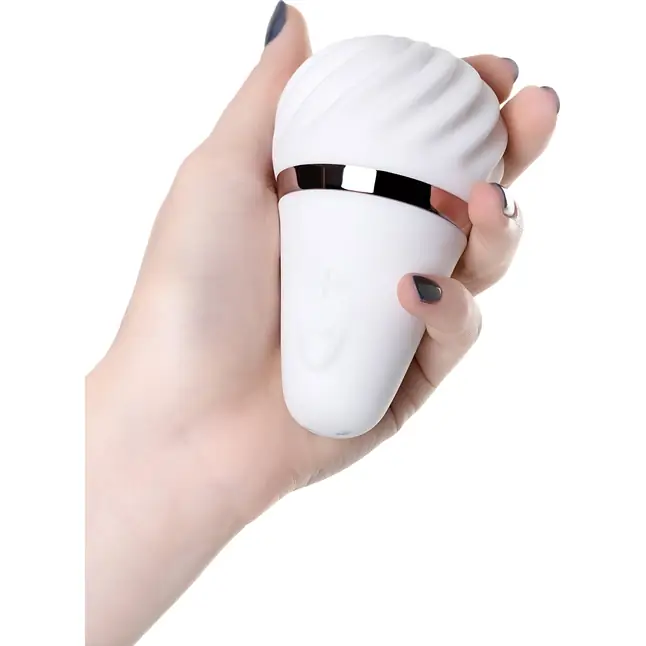 Белый вибромассажер Satisfyer Little Wand. Фотография 3.