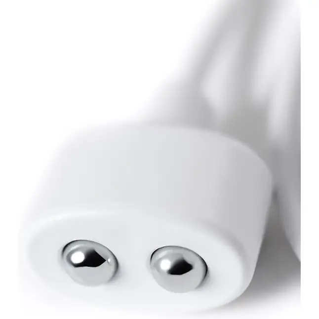Белый вибромассажер Satisfyer Little Wand. Фотография 10.