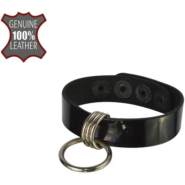 Черный лаковый кожаный браслет с подвесным колечком - BDSM accessories. Фотография 2.