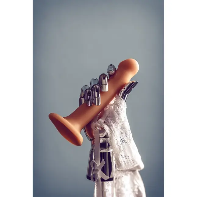 Телесный фаллос на присоске Silicone Bendable Dildo M - 18 см. Фотография 11.