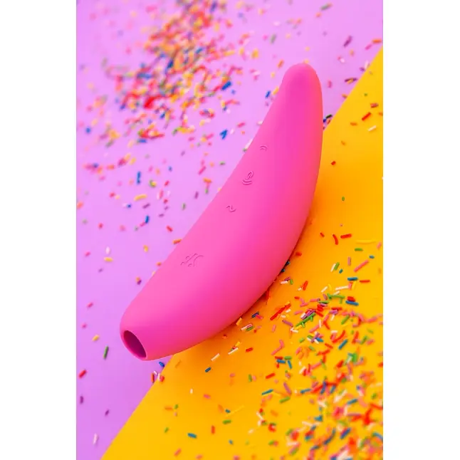 Розовый вакуум-волновой стимулятор Satisfyer Curvy 3. Фотография 12.