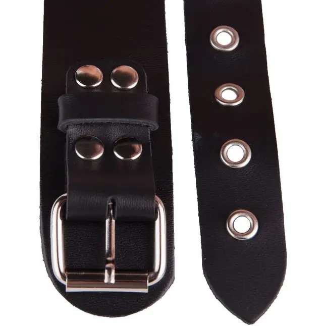 Черный кожаный ошейник с кольцом и клепками - BDSM accessories. Фотография 6.