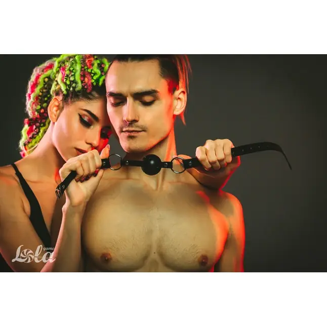 Черный кляп-шарик Love Spell - Party Hard. Фотография 4.