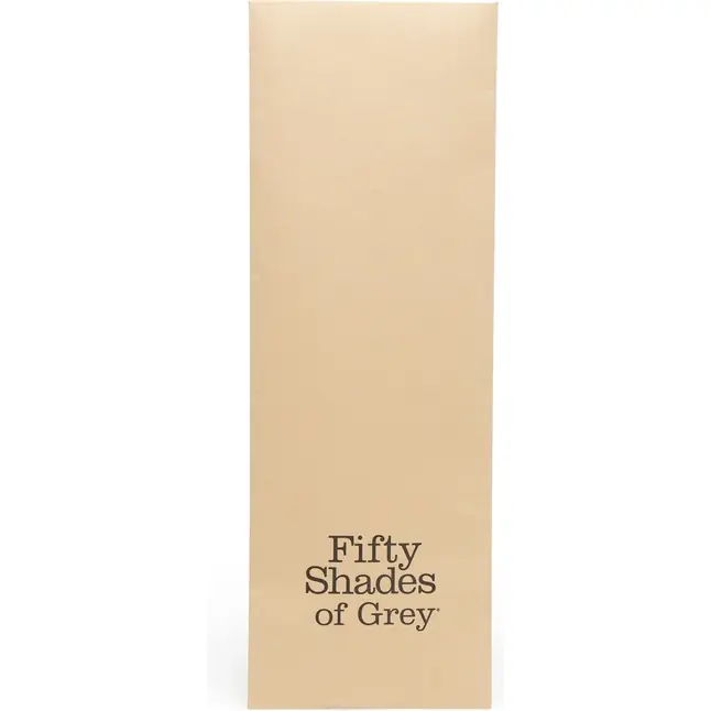 Черная шлепалка Bound to You Faux Leather Small Spanking Paddle - 25,4 см - Fifty Shades of Grey. Фотография 4.