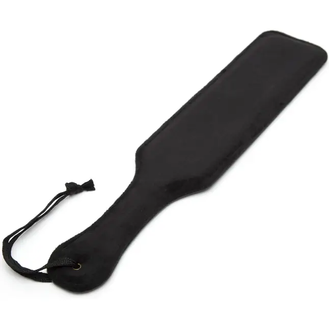 Черная шлепалка Bound to You Faux Leather Spanking Paddle - 38,1 см - Fifty Shades of Grey. Фотография 3.