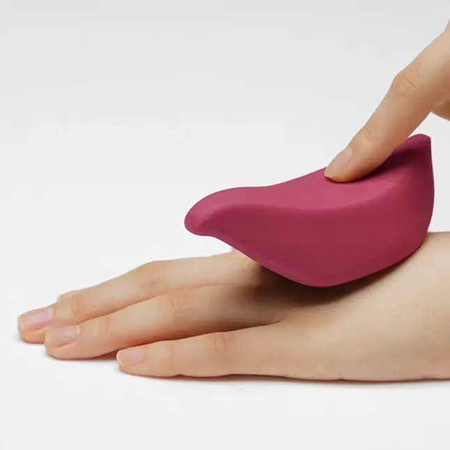 Бордовый клиторальный стимулятор IROHA TORI - IROHA Vibrators. Фотография 2.