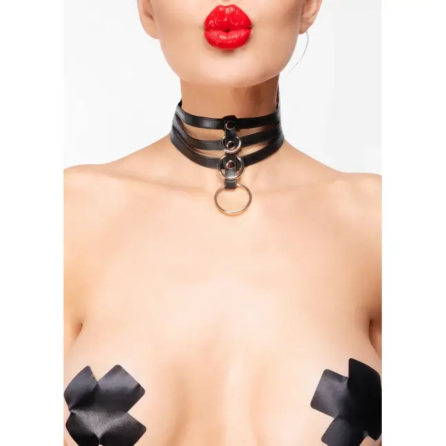 Черный короткий чокер с 3 колечками - BDSM. Фотография 2.