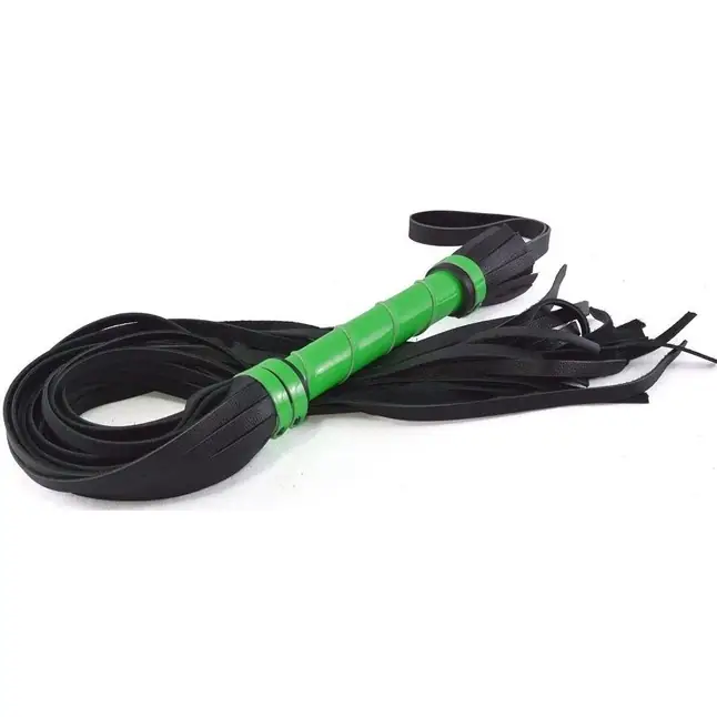 Черная многохвостая плеть с зеленой лаковой ручкой - 60 см - BDSM accessories