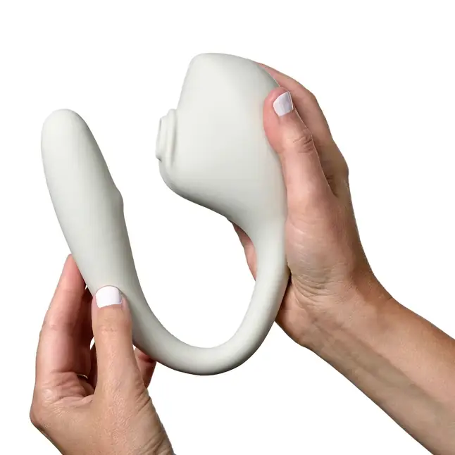 Серый вакуумный стимулятор с отростком Ose 2 Premium Robotic Massager. Фотография 3.