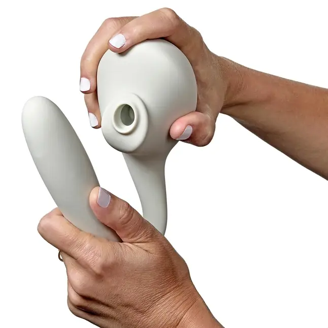 Серый вакуумный стимулятор с отростком Ose 2 Premium Robotic Massager. Фотография 5.