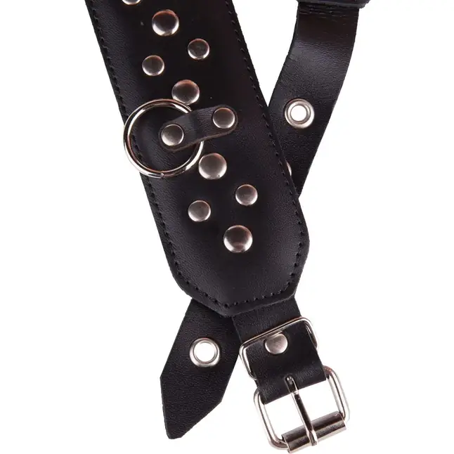 Чёрный кожаный ошейник с карабином и поводком - BDSM accessories. Фотография 5.