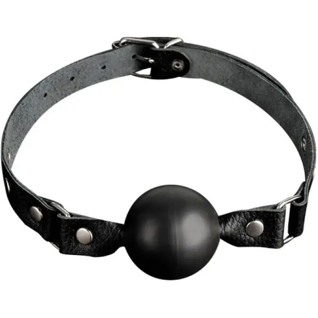 Кляп-шар на чёрных кожаных ремешках - BDSM accessories. Фотография 3.