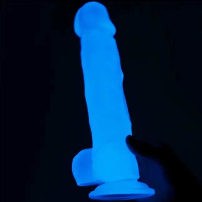 Прозрачный, светящийся в темноте фаллоимитатор Lumino Play Dildo - 21,5 см. Фотография 4.