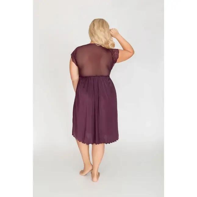 Сорочка plus size из микрофибры с красивым декольте. Фотография 3.