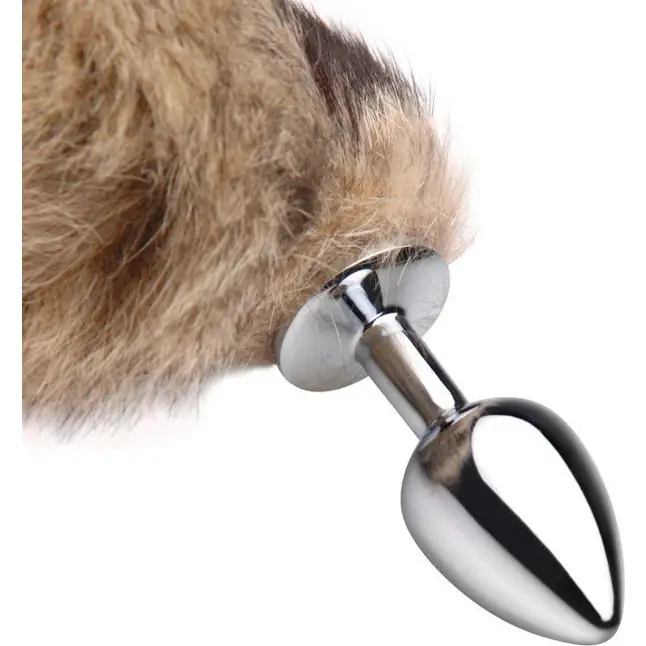 Металлическая анальная пробка с хвостом лисицы Master Series Untamed Fox Tail Anal Plug - 9 см - Master Series. Фотография 3.
