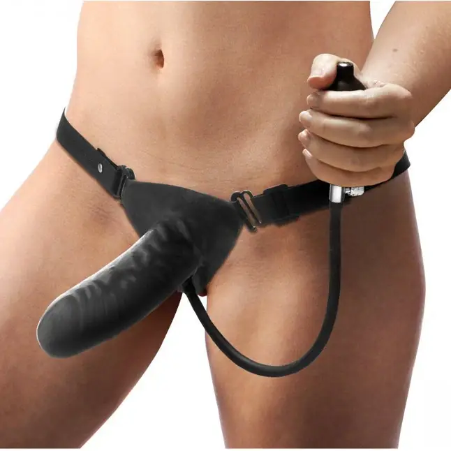 Женский страпон с грушей для надувания - 15 см - Strap U. Фотография 4.