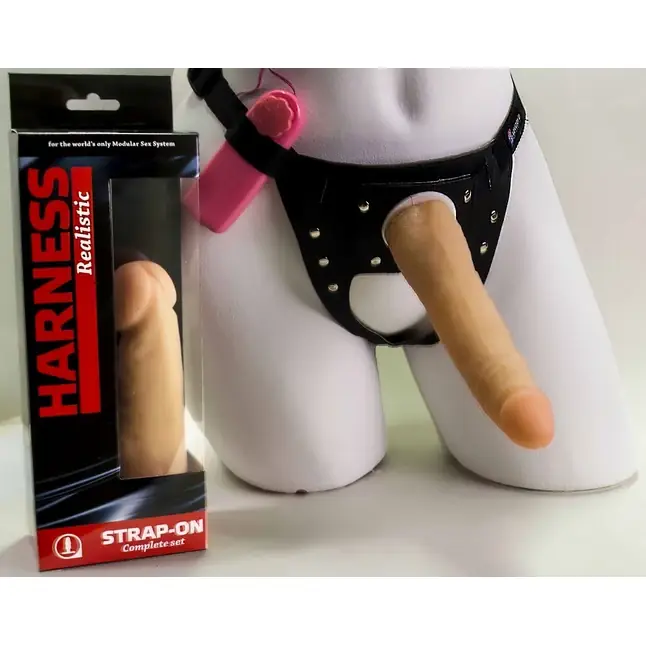 Фаллоимитатор с вибрацией на трусиках с плугом - 17 см - Harness Classic