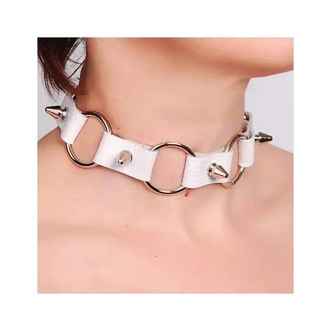 Кожаный белый ошейник с кольцами и шипами - BDSM accessories