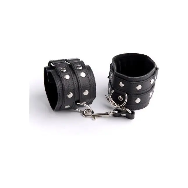 Чёрные наручники с клёпками - BDSM accessories