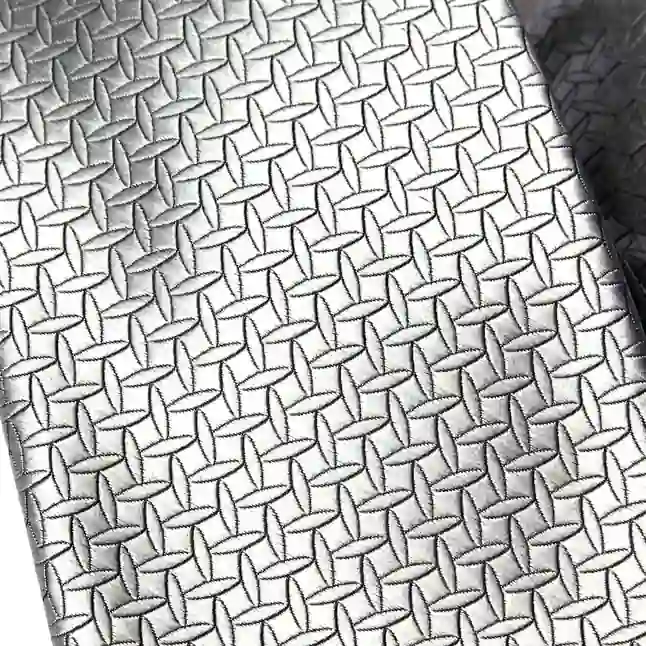 Фиксация в виде серебристого галстука Christian Grey’s Silver Tie - Fifty Shades of Grey. Фотография 4.