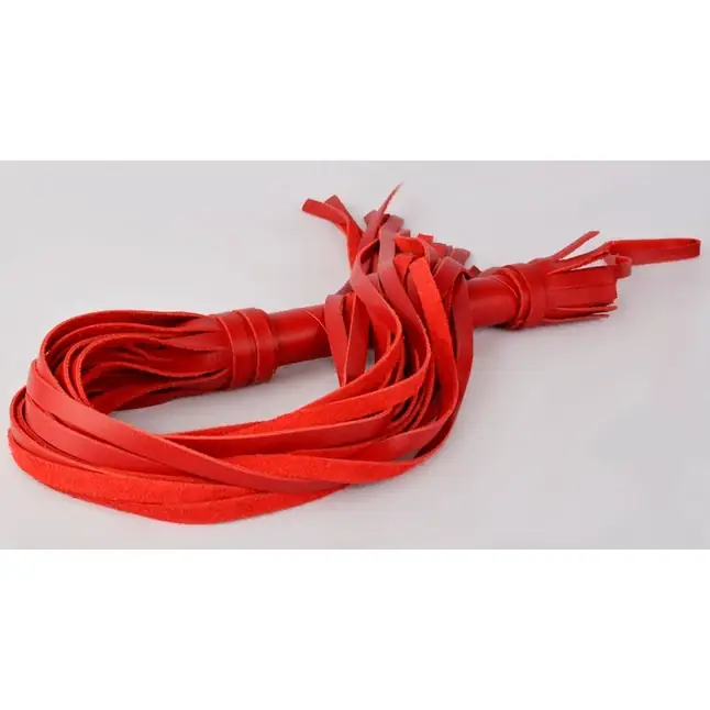 Гладкая красная плеть из кожи с жесткой рукоятью - 65 см - BDSM accessories. Фотография 2.
