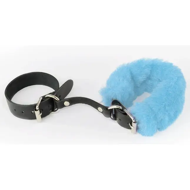 Черные кожаные наручники со съемной голубой опушкой - BDSM accessories