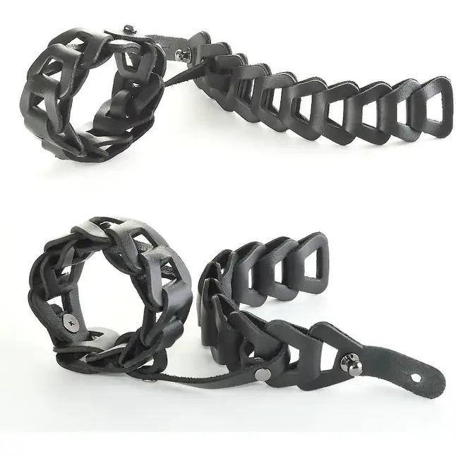 Черные кожаные наручники Клеопатра - BDSM accessories. Фотография 4.