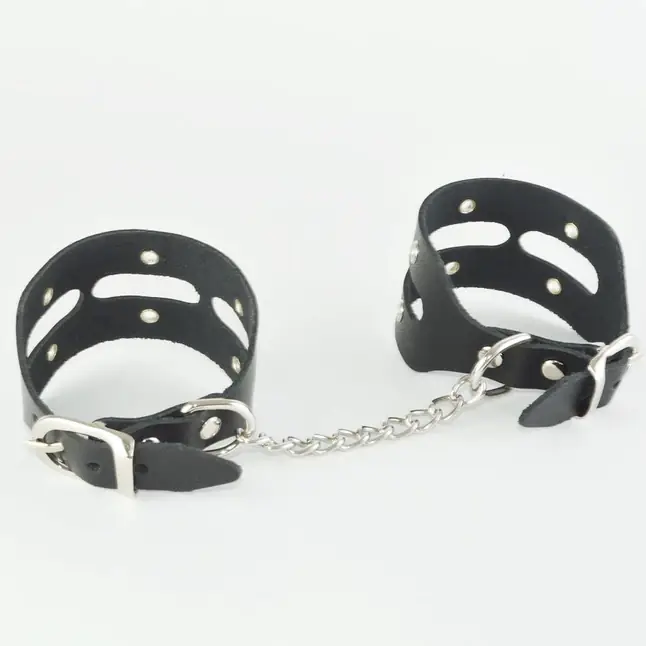 Черные кожаные наручники Лира - BDSM accessories. Фотография 2.