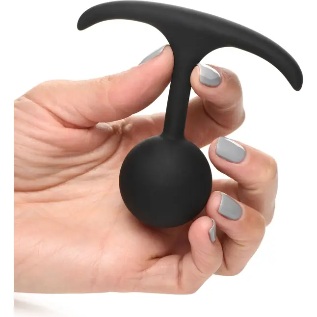 Черная анальная пробка с утяжелением Premium Silicone 3.3 Weighted Round Plug - 8,4 см - Heavy hitters. Фотография 3.