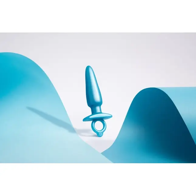 Голубая анальная пробка с кольцом Sleek Tapered Silicone Plug - 15 см. Фотография 8.