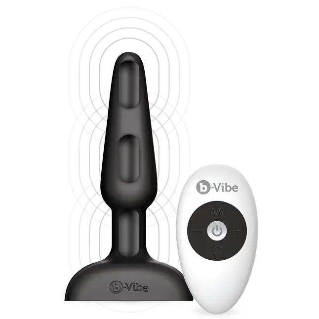 Чёрная анальная вибропробка с 3 источниками вибрации TRIO REMOTE CONTROL PLUG BLACK - 13,5 см