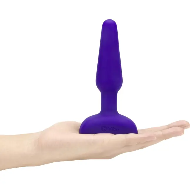 Фиолетовая анальная вибропробка с 3 источниками вибрации TRIO REMOTE CONTROL PLUG PURPLE - 13,5 см. Фотография 3.