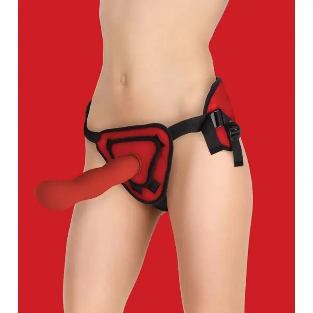 Красный страпон Deluxe Silicone Strap On 10 Inch с волнистой насадкой - 25,5 см - Ouch!. Фотография 5.
